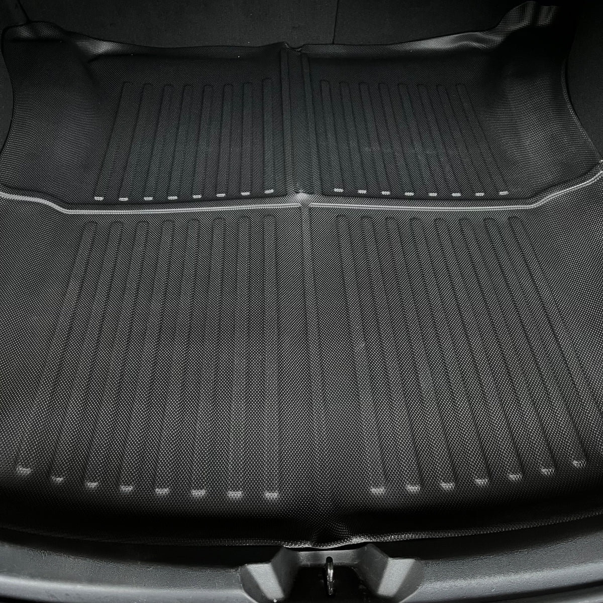 Model 3 – Bagasjeromsmatte 2019-2023 – montert