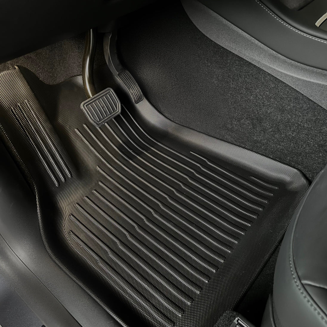 Gulvmatte Kit – Tesla Model Y 2021-2024 - bilde 4